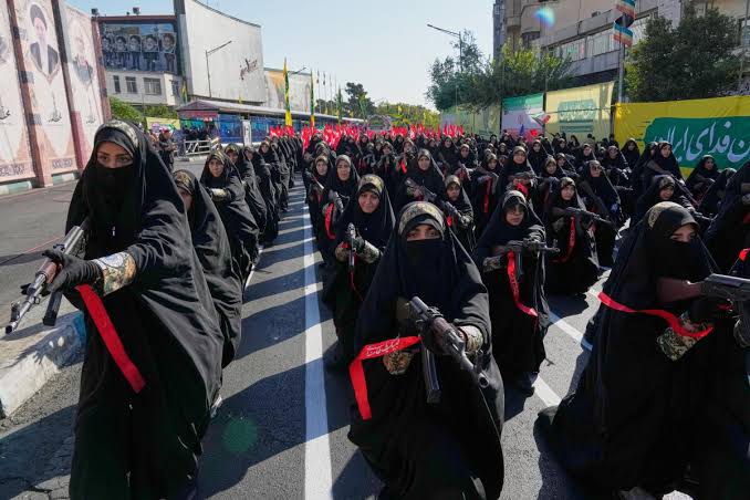 Hundreds of Thousands of Iranians Rally in Biggest Show of Defiance Since War Began